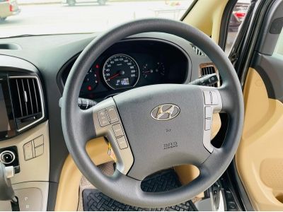 Hyundai H-1  2.5 Elite ปี 2021 รถสีเทา รูปที่ 9